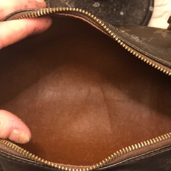 Authentic LV POCKET BOOK - Picture 6 of 7